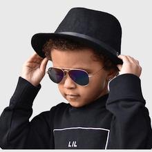 Load image into Gallery viewer, tate wearing mihi kids sunglasses - the soho design